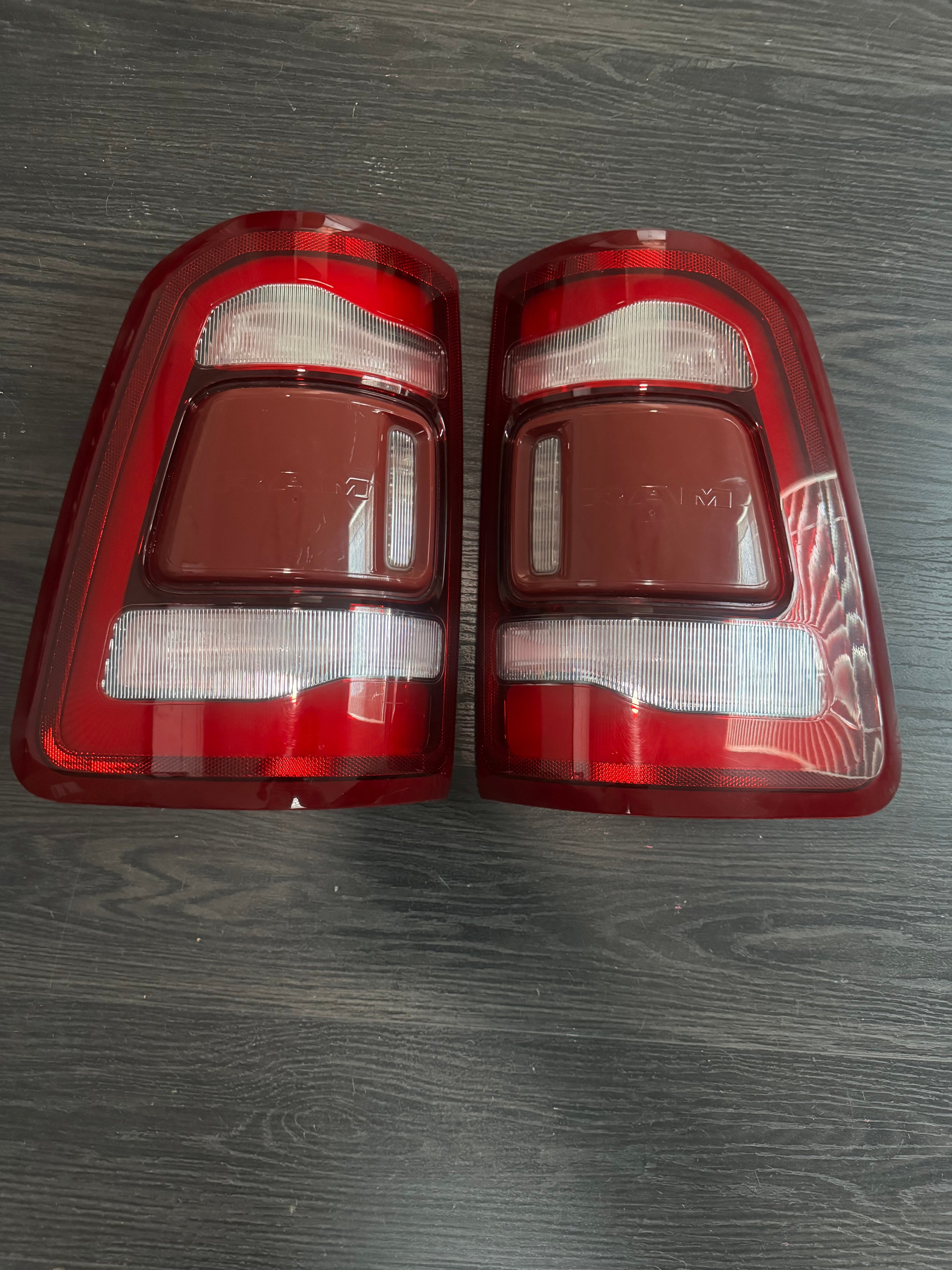 19-23 RAM 2500  3500TAIL LIGHT OEM SET WITH BLIND SPOT RED BEZEL - RBD Industries