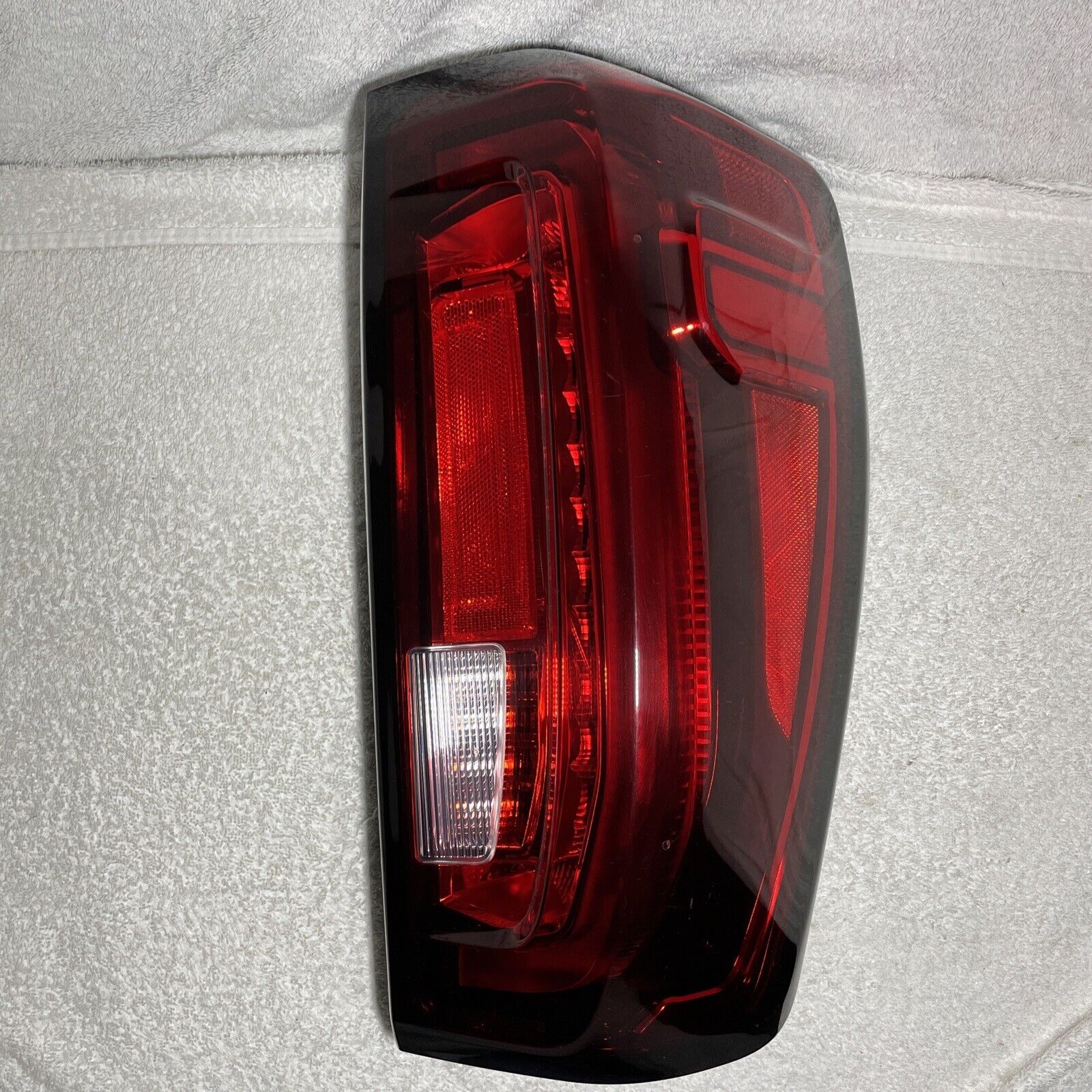 2019 2021 2022 2023 GMC SIERRA DENALI RH RIGHT TAIL LIGHT OEM LED - RBD Industries