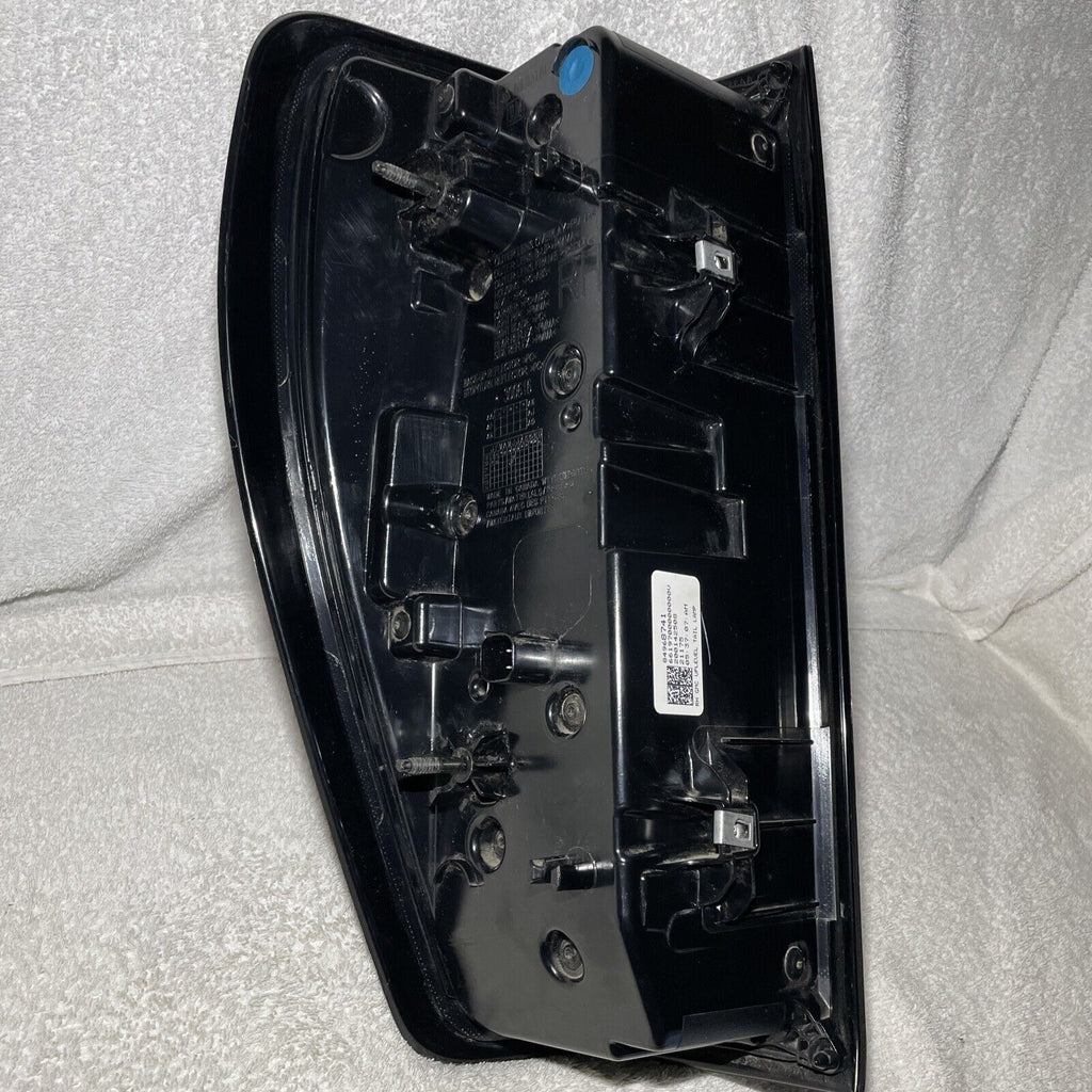 2019 2021 2022 2023 GMC SIERRA DENALI RH RIGHT TAIL LIGHT OEM LED - RBD Industries