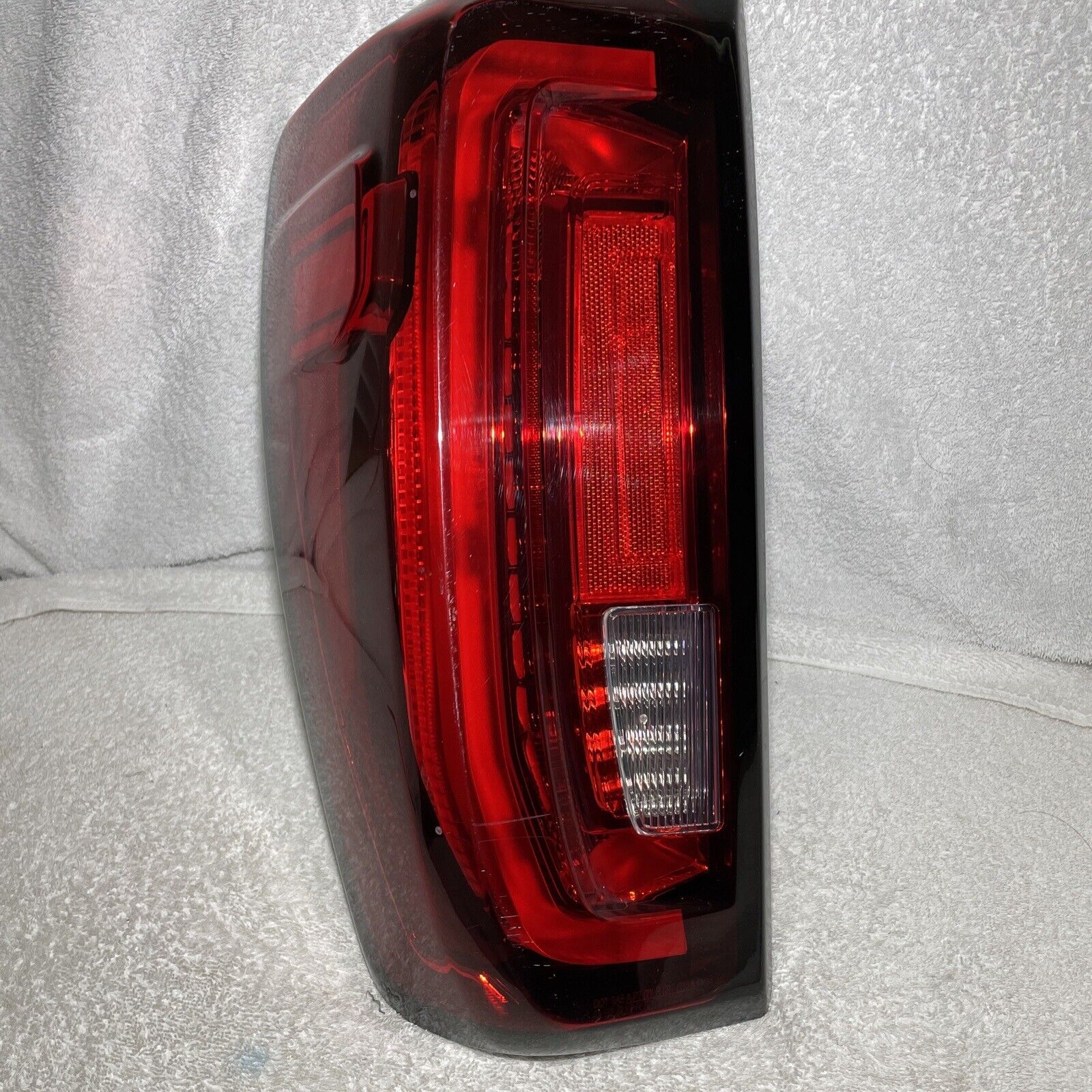 2019 2021 2022 2023 GMC SIERRA DENALI LH LEFT DRIVER TAIL LIGHT OEM LED - RBD Industries